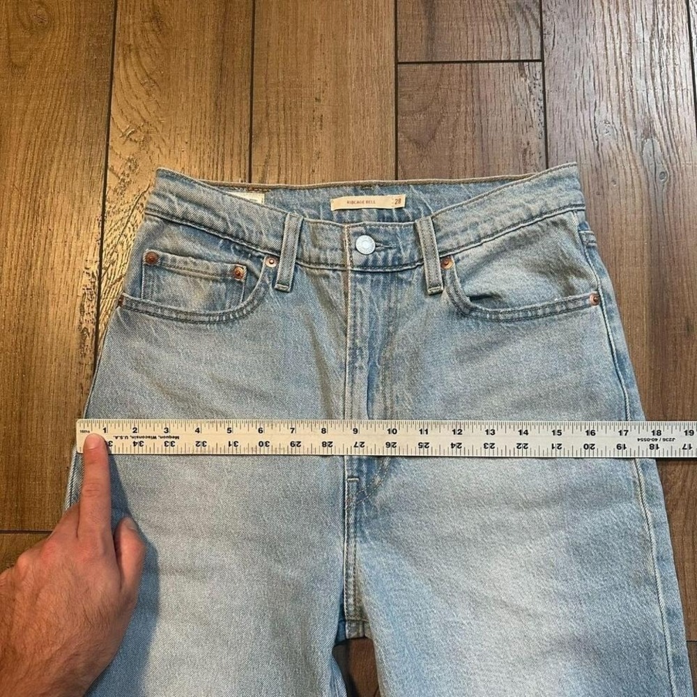 Levi's Light Blue High Rise Wide Leg Jeans - Picture 7 of 8